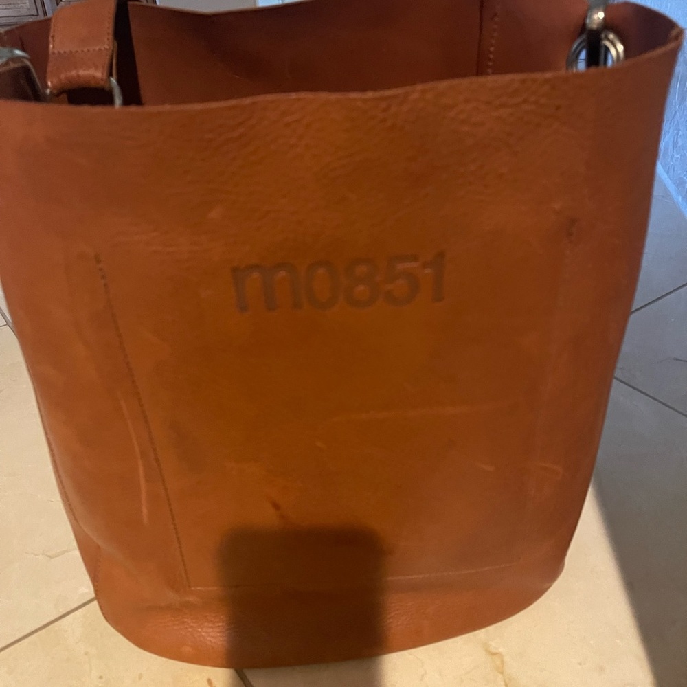 Large roomy MO851!
